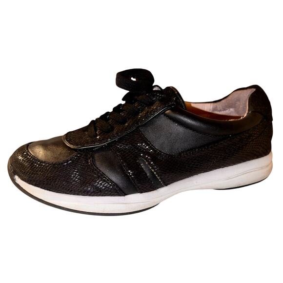 Taryn Rose Shoes - TARYN ROSE Shoes Women's Size 7M Black ARVIE Leather Lace-up Comfort Sneakers
